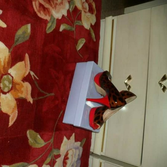 Pumps - Picture 2 of 2